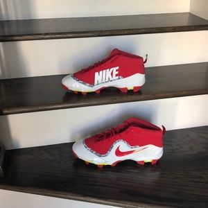 Soccer man shoes , size USA 13 Uk12 Eur 47.5 cm 31